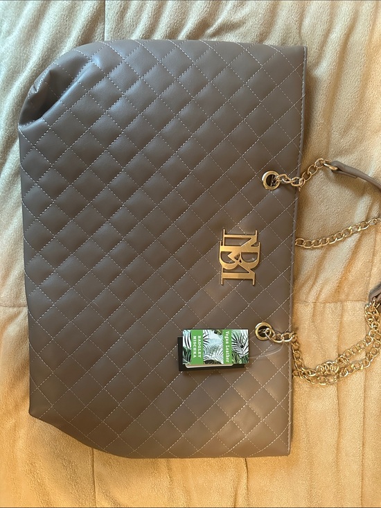 Badgley Mischka Handbags - Badgley mischka NWT $129 Chain Shoulder Bag - Taupe